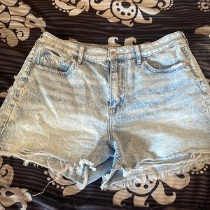 AE mom shorts